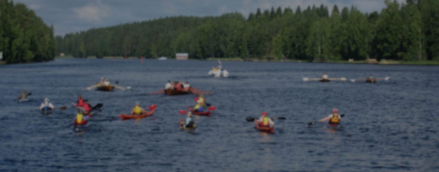 Melojia Heinäveden reitillä, metsäinen vastaranta takana